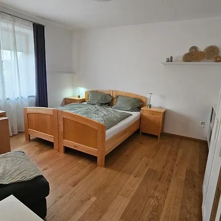 Entire Upper Floor With Roof Terrace *