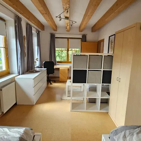 アパート Entire Upper Floor With Roof Terrace *