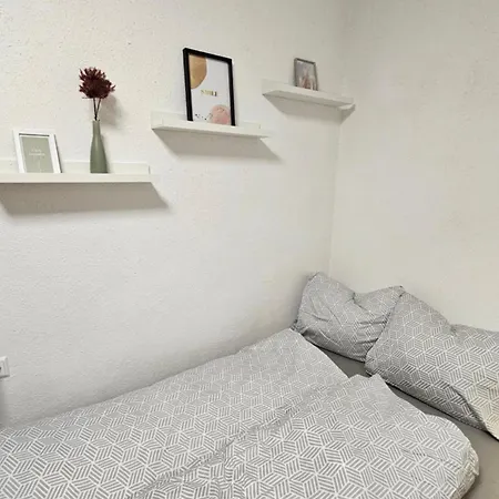 Apartment Entire Upper Floor With Roof Terrace *