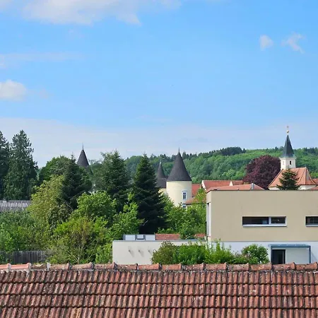 Apartment Entire Upper Floor With Roof Terrace